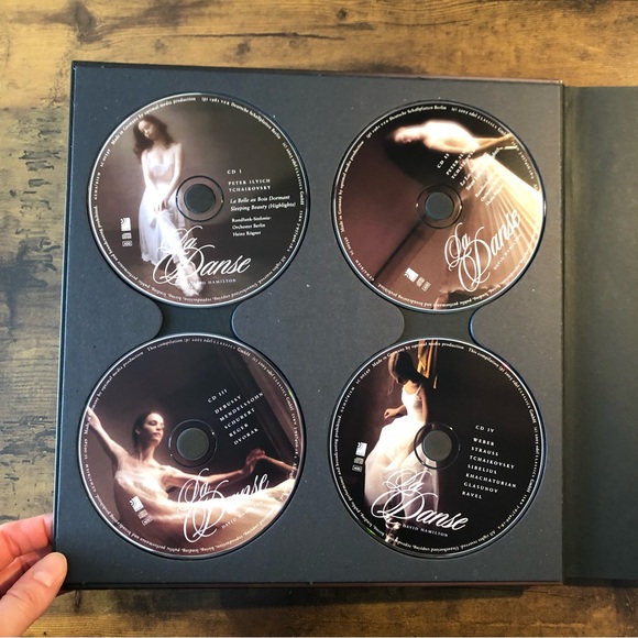 Hardcover book: La Danse by David Hamilton. Includes 4 classical CDs - Picture 2 of 7